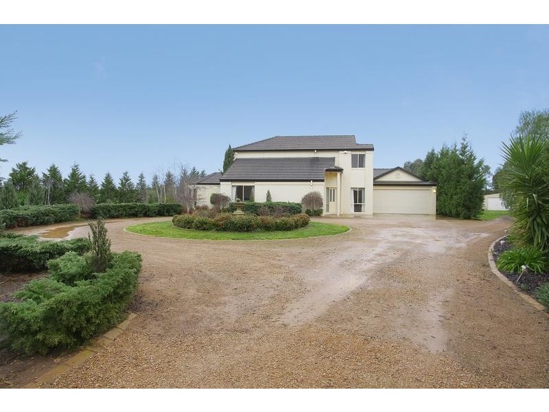 16 Wongalea Drive, Lara VIC 3212