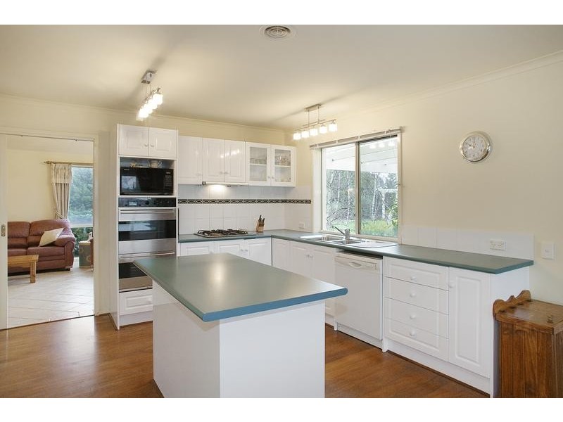 16 Wongalea Drive, Lara VIC 3212