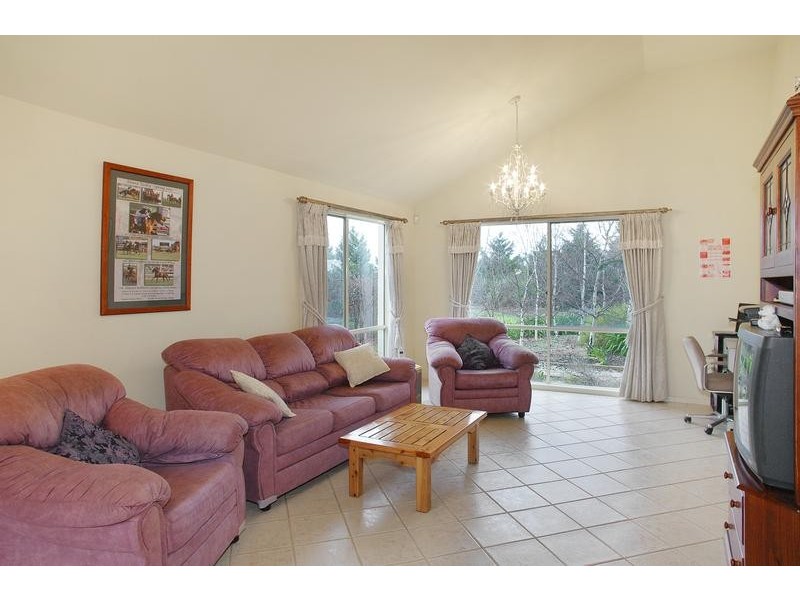 16 Wongalea Drive, Lara VIC 3212