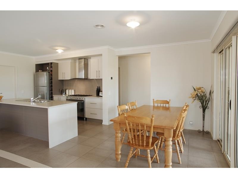 15 Bath Street, Lara VIC 3212
