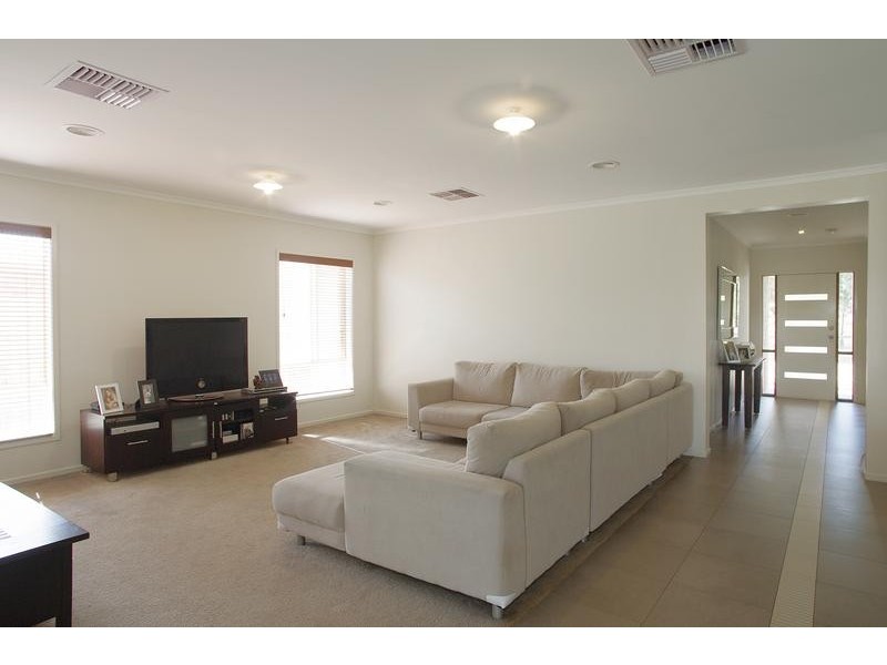 15 Bath Street, Lara VIC 3212