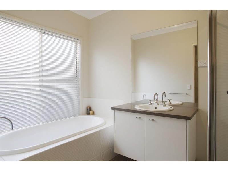 15 Bath Street, Lara VIC 3212