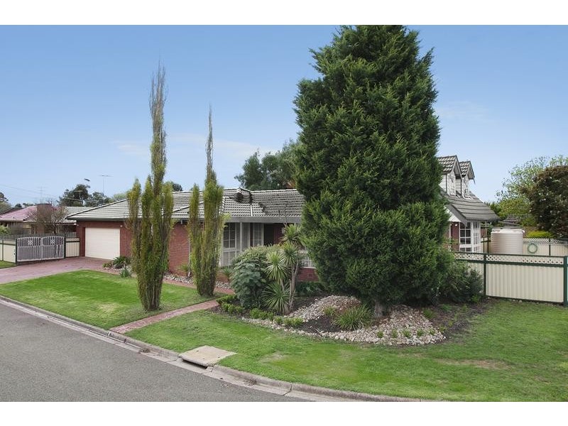 18 Upton Court, Lara VIC 3212