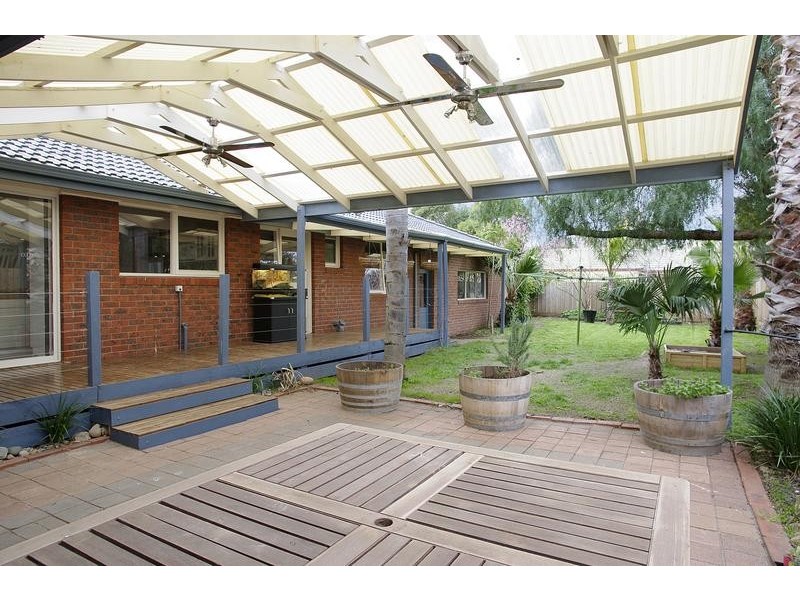 18 Upton Court, Lara VIC 3212