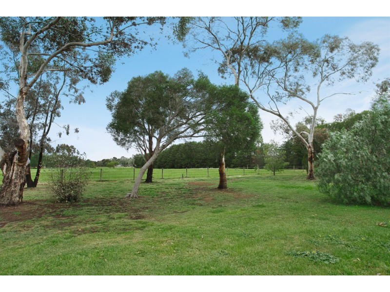 30 Glenoe Drive, Lara VIC 3212