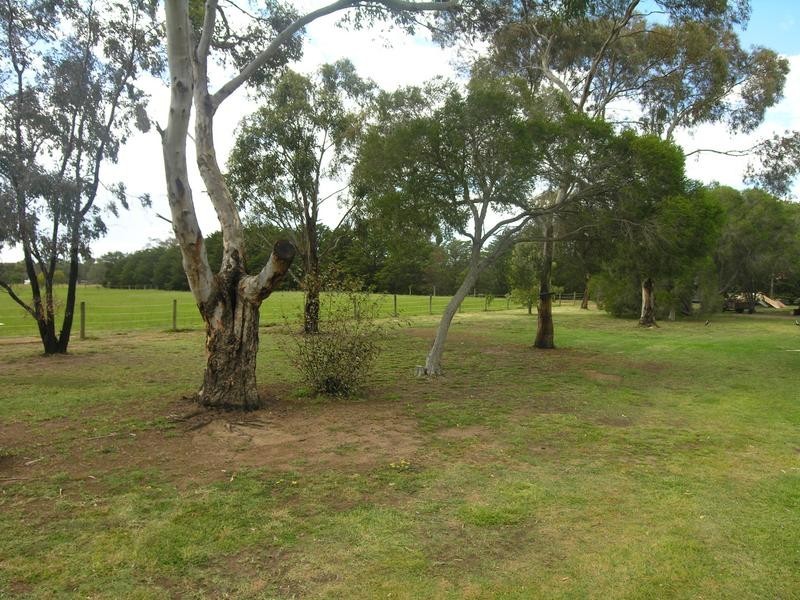 30 Glenoe Drive, Lara VIC 3212