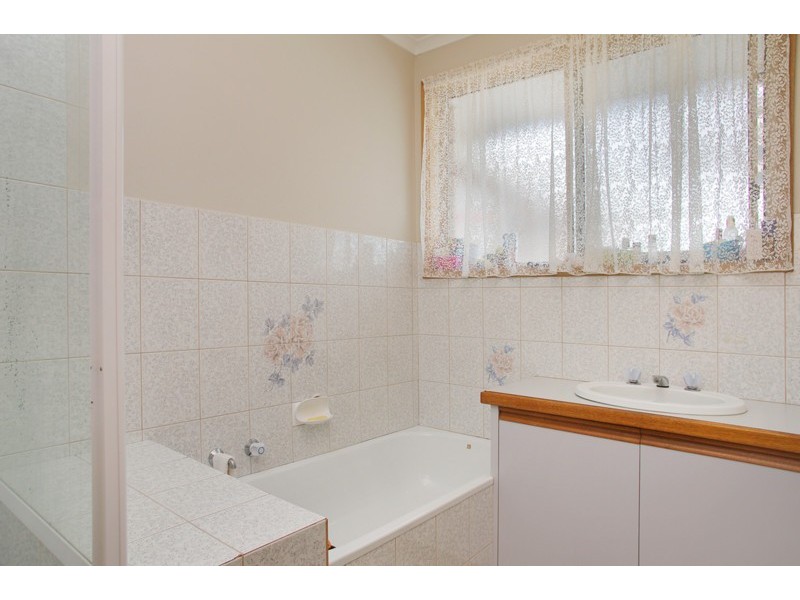 1/16 Kantara Crescent, Lara VIC 3212