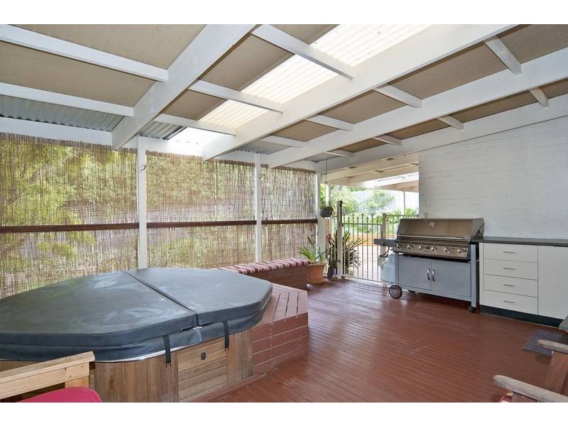 28 Sunderland Drive, Wandana Heights VIC 3216