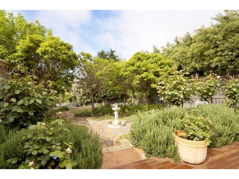 28 Sunderland Drive, Wandana Heights VIC 3216