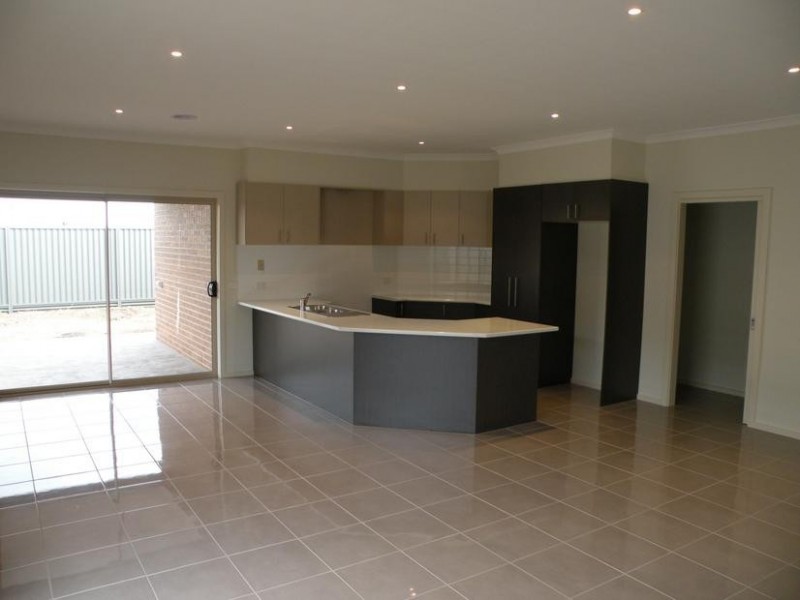 5 Mallard Court, Lara VIC 3212