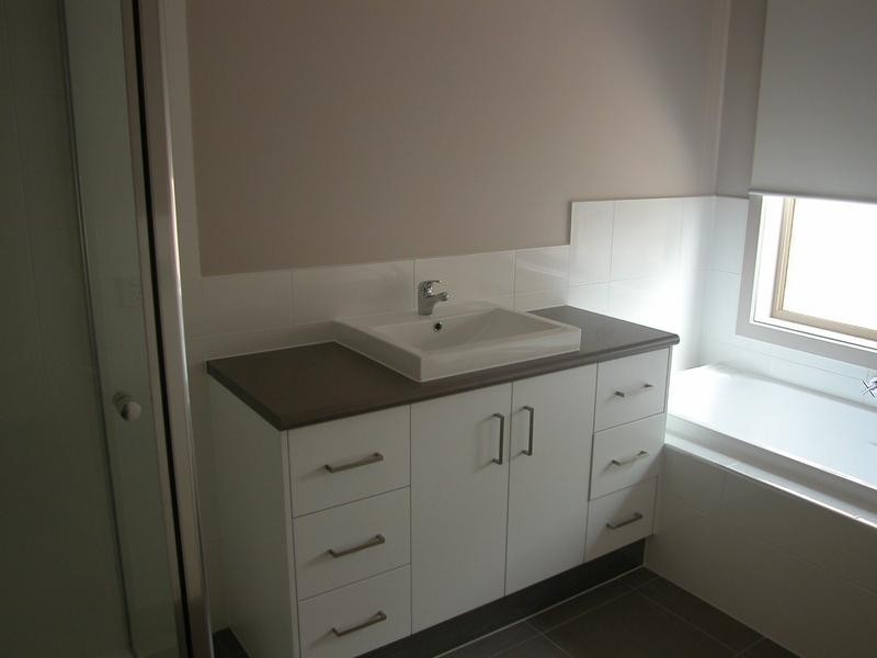 3B Henderson Drive, Lara VIC 3212