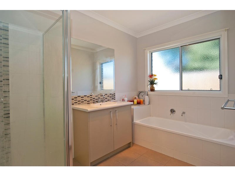 5B Corvi Court, Lara VIC 3212
