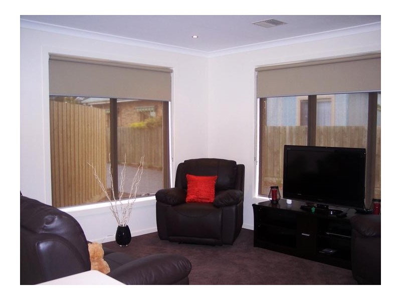 2/34 Station Lake Road, Lara VIC 3212