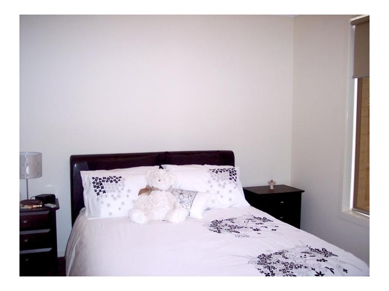 2/34 Station Lake Road, Lara VIC 3212