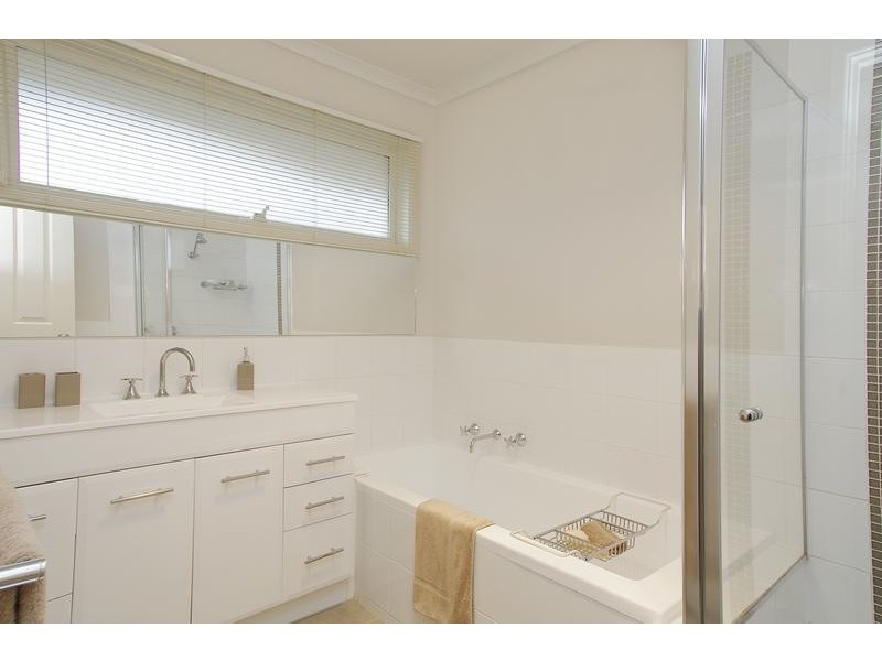 99 Braund Avenue, Bell Post Hill VIC 3215