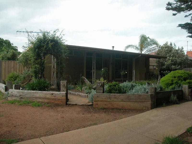 34 Walkers Rd, Lara VIC 3212