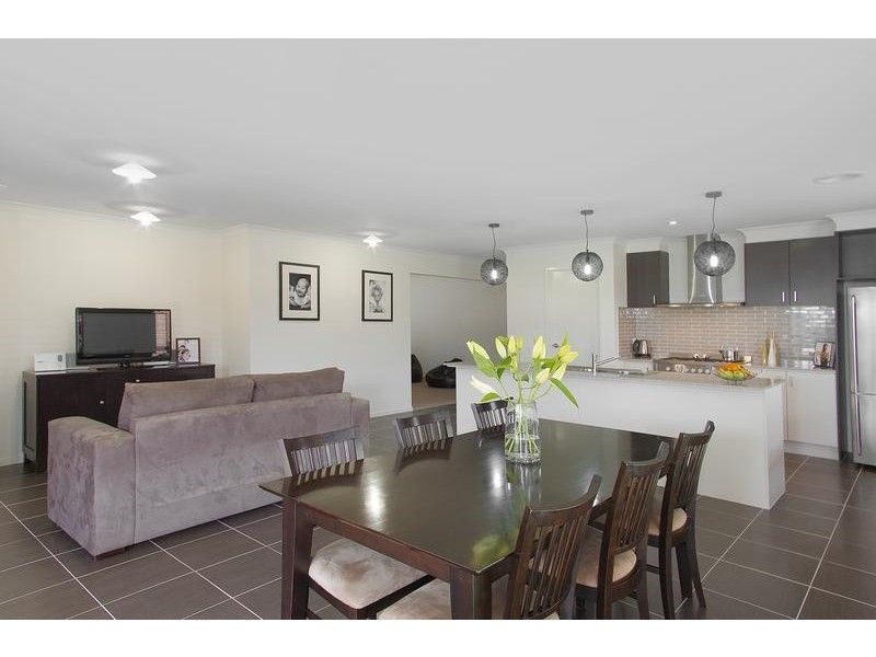 11 Moorhen Drive, Lara VIC 3212