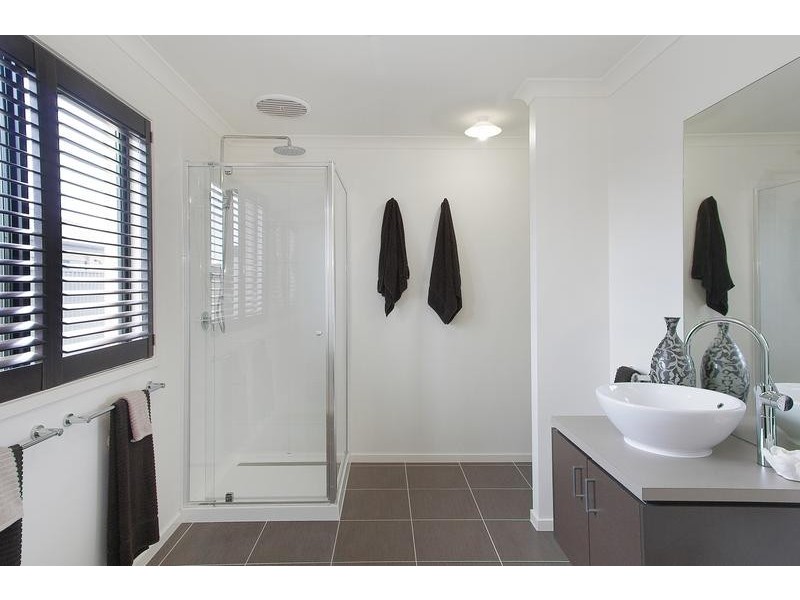 11 Moorhen Drive, Lara VIC 3212