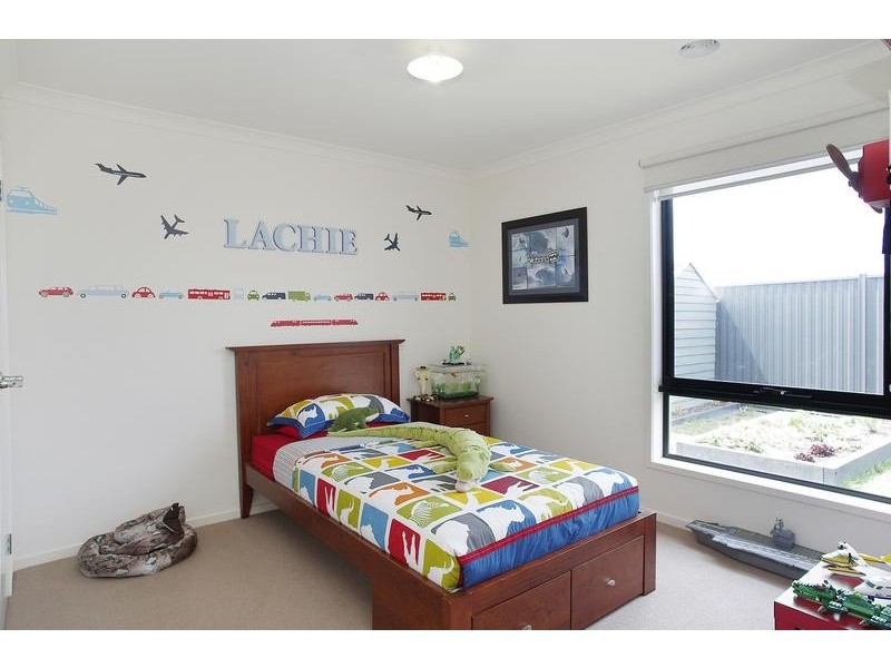 11 Moorhen Drive, Lara VIC 3212