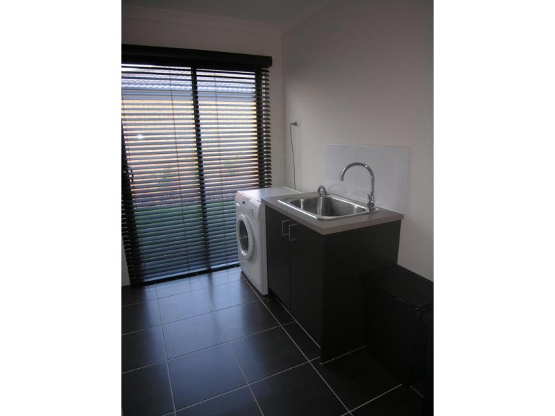 11 Moorhen Drive, Lara VIC 3212