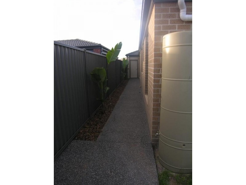 11 Moorhen Drive, Lara VIC 3212