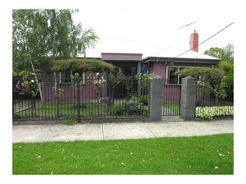 2 McNabb Avenue, Geelong West VIC 3218