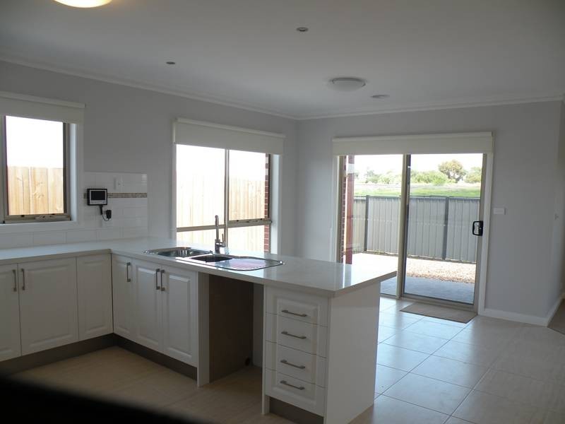 7 Merger Court, Lara VIC 3212