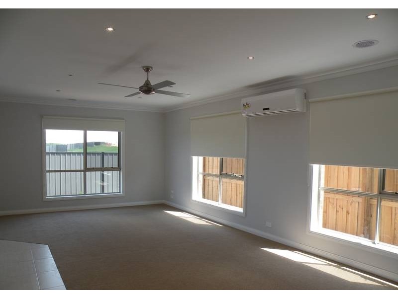 7 Merger Court, Lara VIC 3212