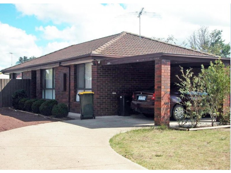 68 Cameron Crescent, Lara VIC 3212