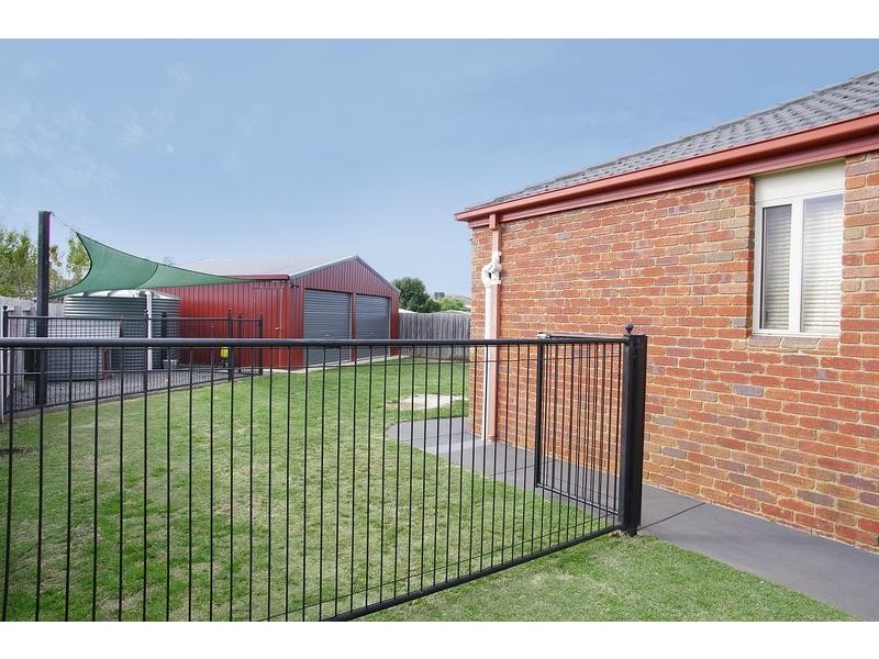 6 Bracknell Court, Lara VIC 3212