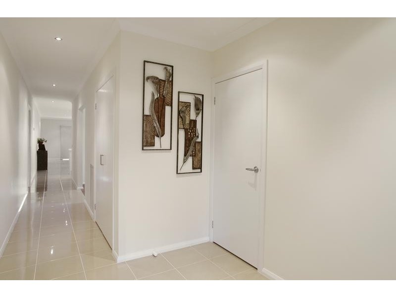 24 Grand lakes Way, Lara VIC 3212