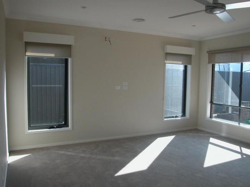 14 Grebe Crt, Lara VIC 3212
