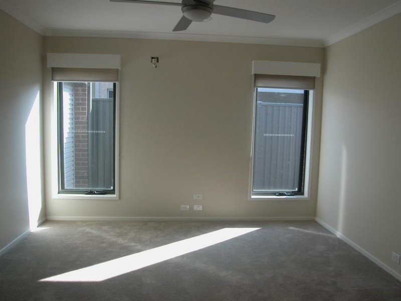 14 Grebe Crt, Lara VIC 3212