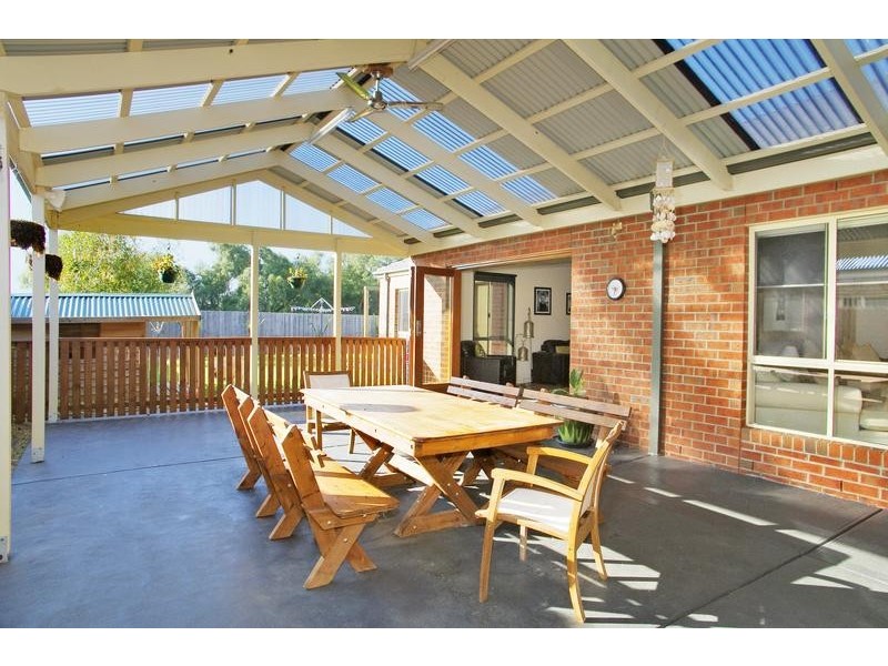10 Magnolia Court, Lara VIC 3212