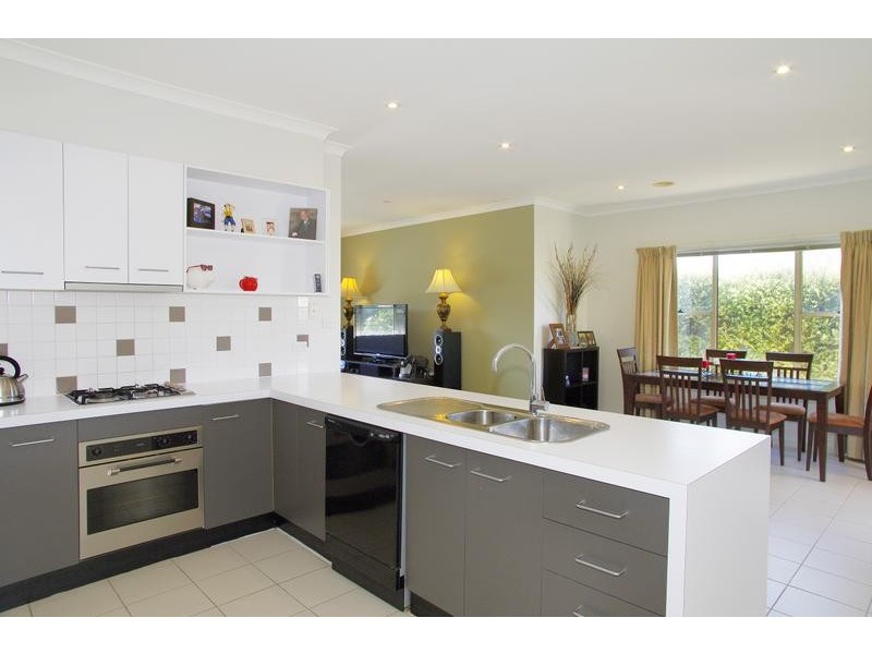 24 Francis Court, Lara VIC 3212