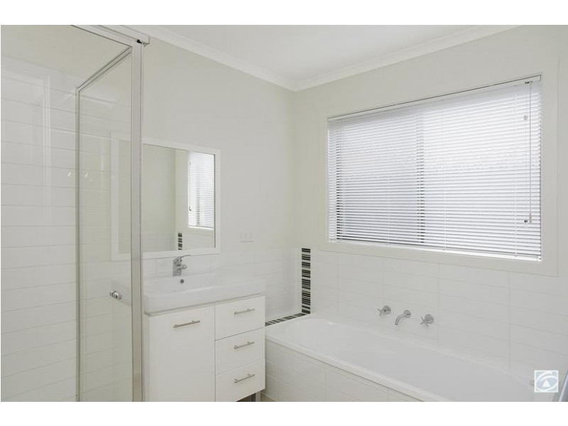 6 Grebe Court, Lara VIC 3212