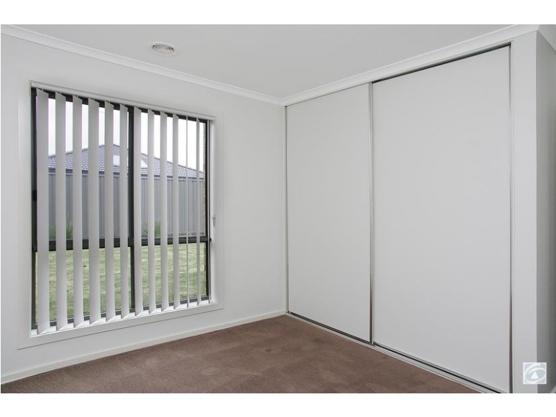 6 Grebe Court, Lara VIC 3212