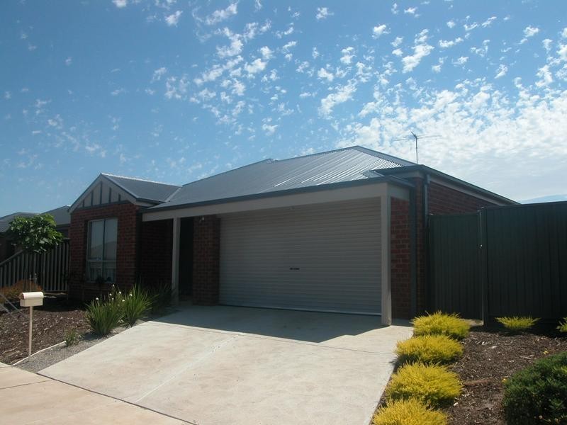 12 Nankeen Place, Lara VIC 3212