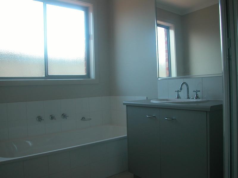 12 Nankeen Place, Lara VIC 3212