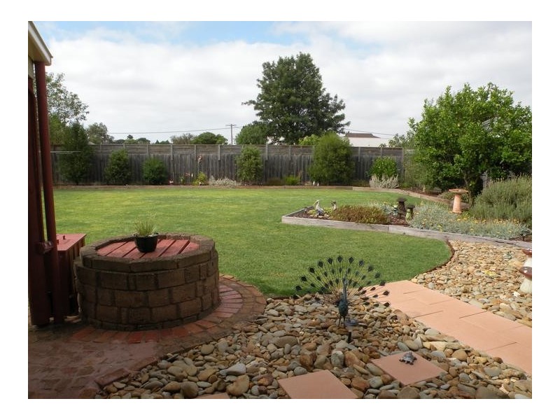 6 Rubena Crescent, Lara VIC 3212