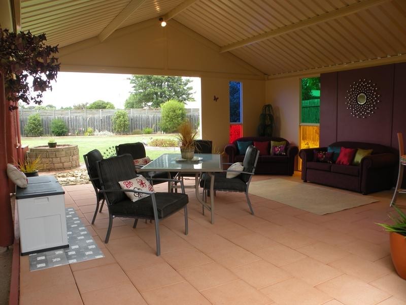 6 Rubena Crescent, Lara VIC 3212