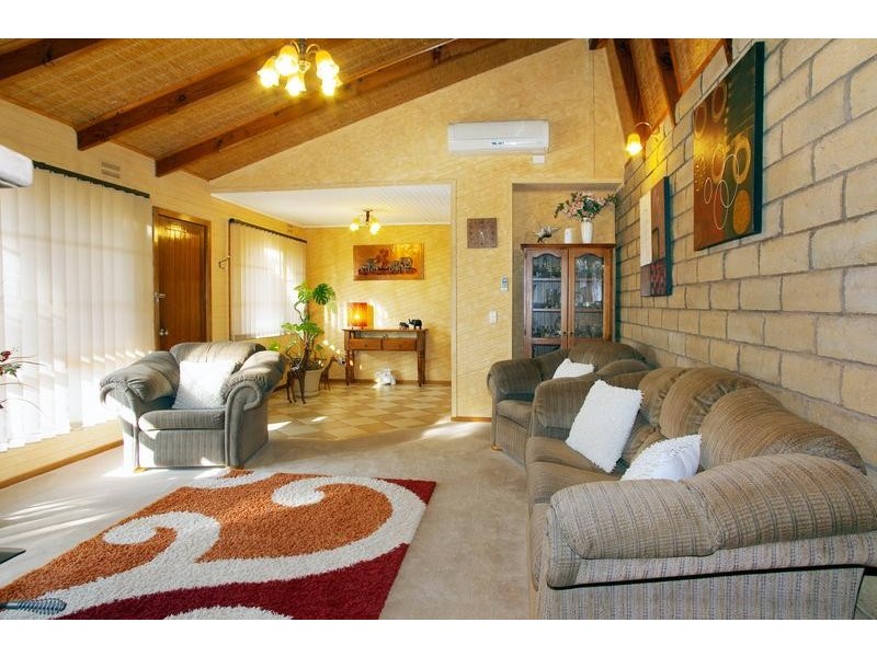 6 Rubena Crescent, Lara VIC 3212