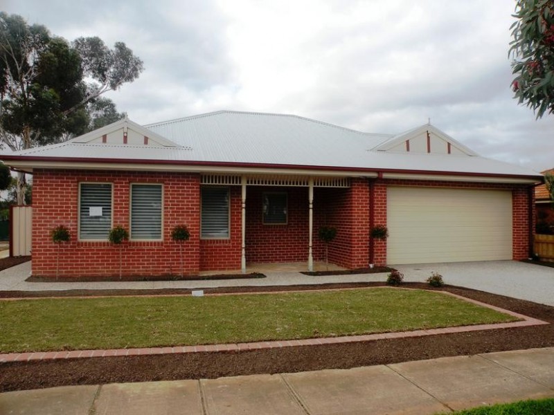 1/110 Flinders Avenue, Lara VIC 3212