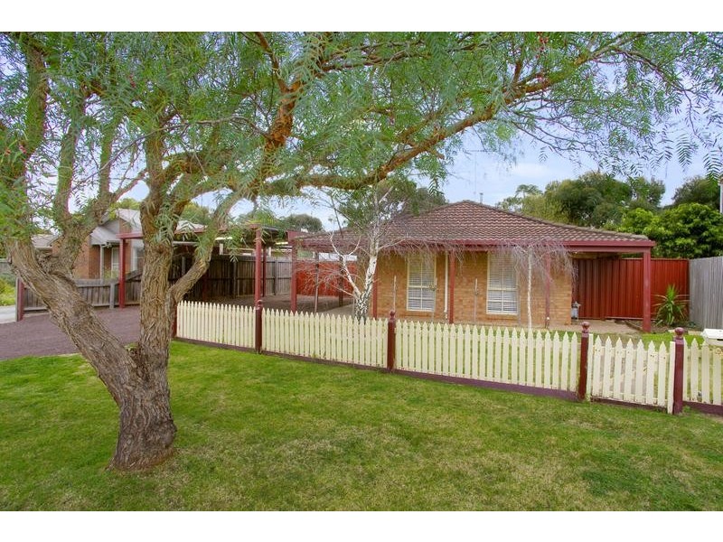 63 Cameron Crescent, Lara VIC 3212