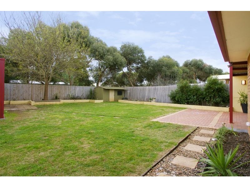 63 Cameron Crescent, Lara VIC 3212