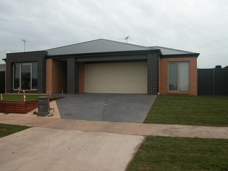 33 Mathieson Place, Lara VIC 3212