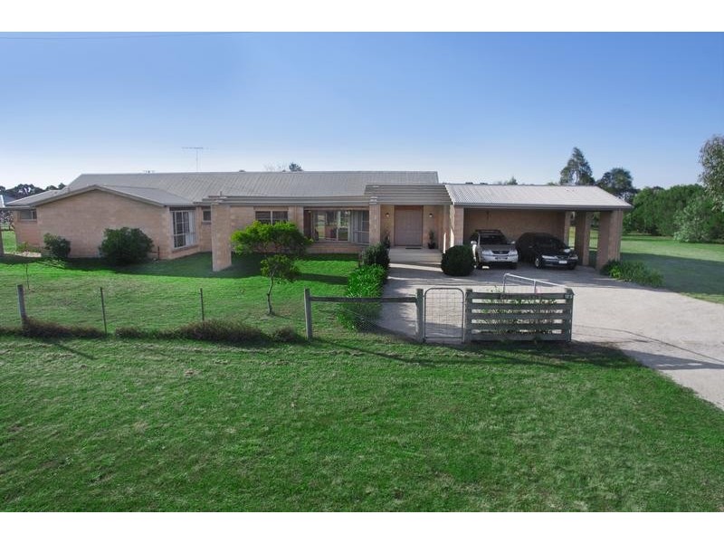 12 McAdam Court, Lara VIC 3212