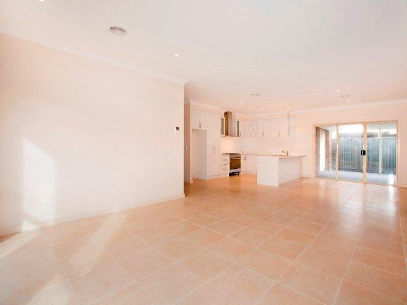55 Moorhen Drive, Lara VIC 3212