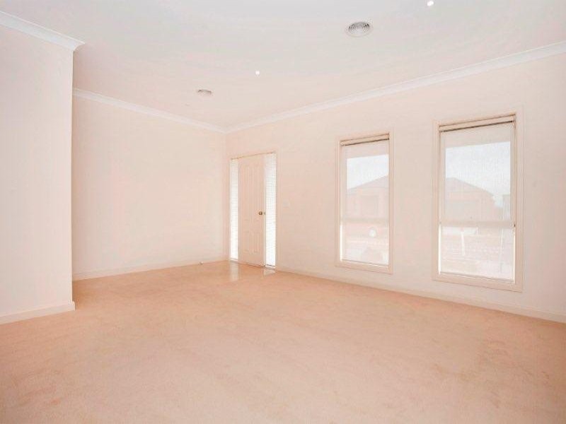 55 Moorhen Drive, Lara VIC 3212