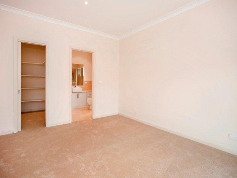 55 Moorhen Drive, Lara VIC 3212